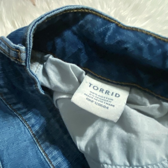 Torrid High Rise Distressed Jean Shorts - Picture 3 of 16